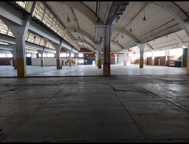 7,000M² WAREHOUSE TO LET IN LONGDALE